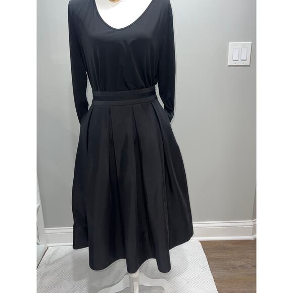 White House Black Market Skirt, Size 4 – Elegant Black, Delicate & Sophisticated - Picture 4 of 16